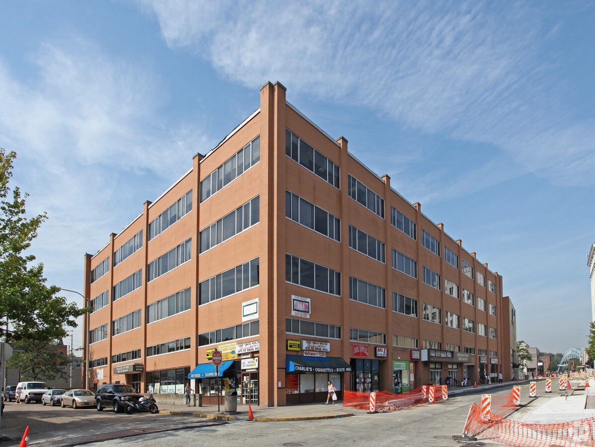 324340 Fifth Ave, Mckeesport, PA 15132 McKeesport Executive Building