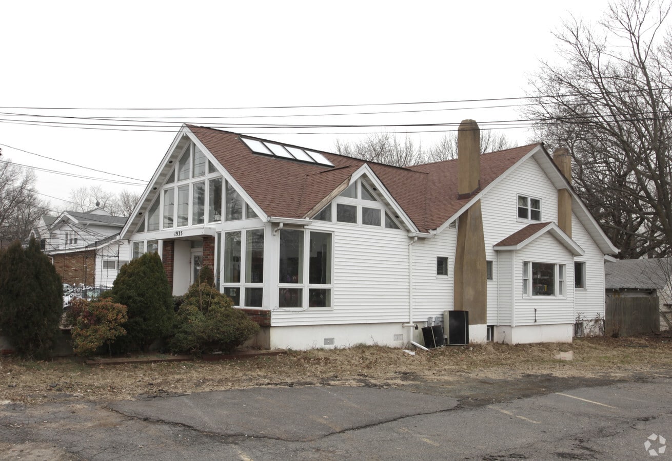 1935 State Route 27, Edison, NJ 08817 Property Record