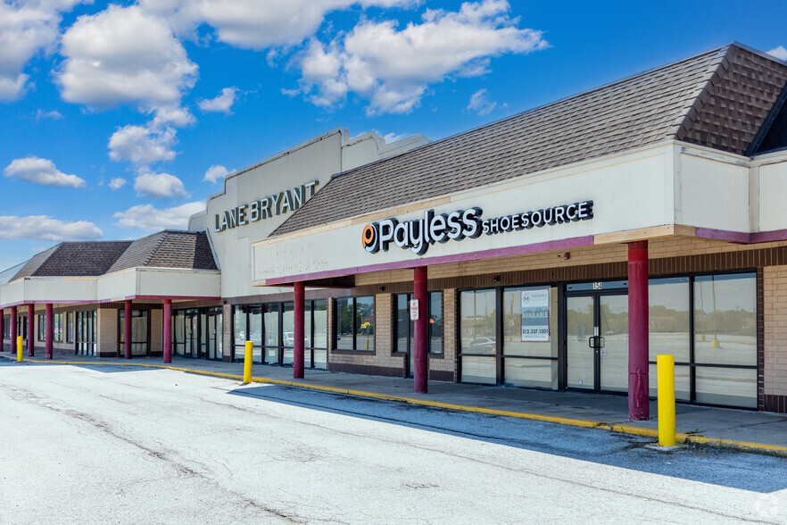 100-196 Town Center Rd, Matteson, IL for sale - Building Photo - Image 1 of 1