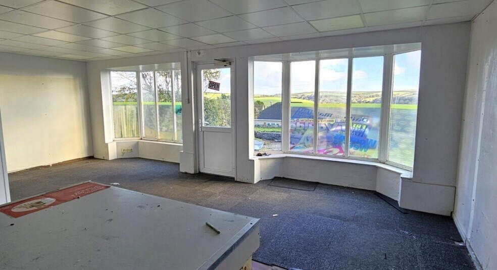 23 Park Rd, Fowey for sale - Interior Photo - Image 3 of 7