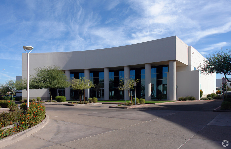 4323 E Cotton Center Blvd, Phoenix, AZ for lease - Primary Photo - Image 1 of 4