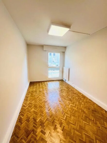 Office in Le Chesnay-Rocquencourt for lease - Interior Photo - Image 3 of 11