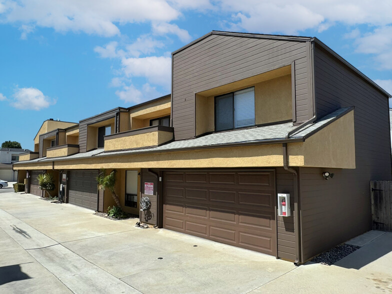 16592 Jib Cir, Huntington Beach, CA for sale - Building Photo - Image 3 of 9