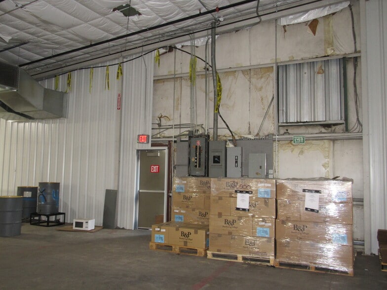 549 Yorkville Park Sq, Columbus, MS for sale - Interior Photo - Image 2 of 7