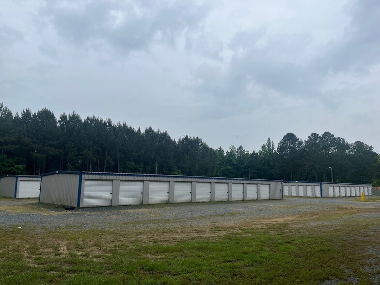 Wadesboro Storage Portfolio portfolio of 3 properties for sale on LoopNet.com - Building Photo - Image 1 of 4