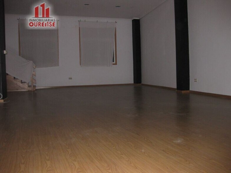 Retail in Ourense, Orense for lease - Building Photo - Image 3 of 7