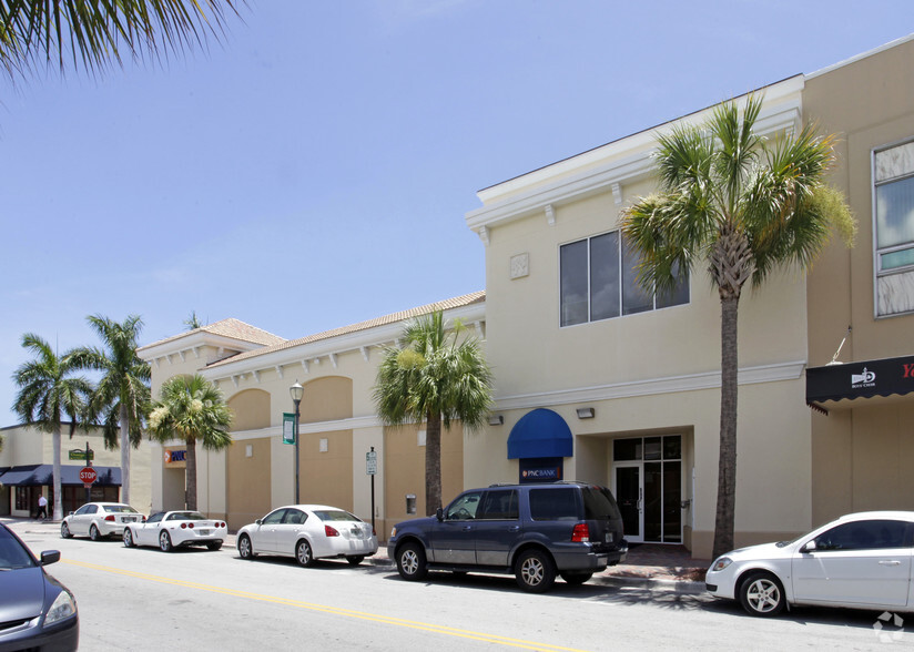 100-108 S 2nd St, Fort Pierce, FL for lease - Building Photo - Image 2 of 17