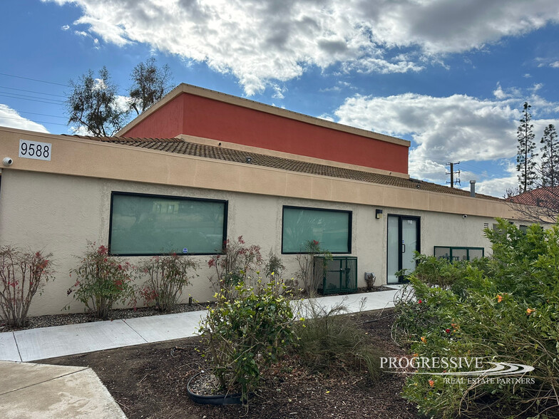 9588 Baseline Rd, Rancho Cucamonga, CA for lease - Primary Photo - Image 1 of 6