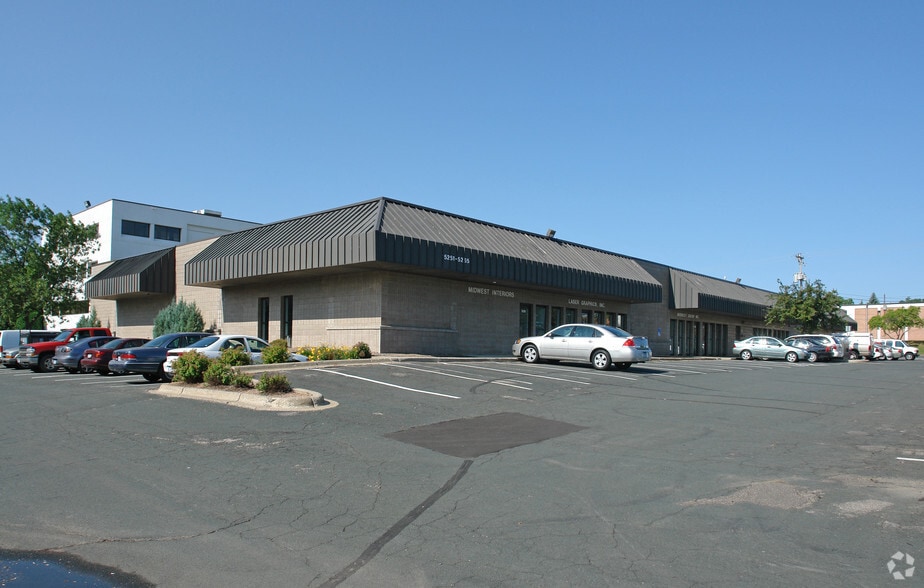 52515273 Edina Industrial Blvd, Edina, MN 55439