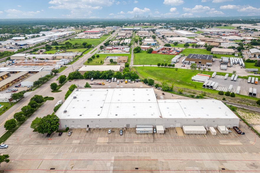 8721 Forney Rd, Dallas, TX for sale - Primary Photo - Image 1 of 1