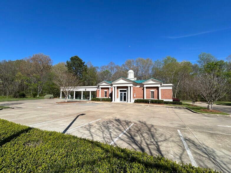 6410 Watkins Dr, Jackson, MS 39213