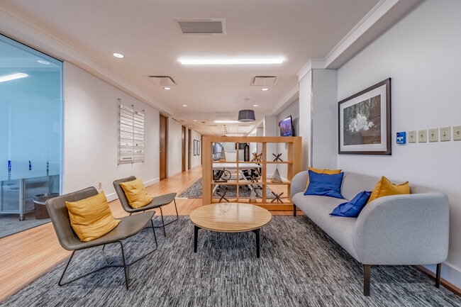 More details for 8044 Montgomery Rd, Cincinnati, OH - Coworking for Lease