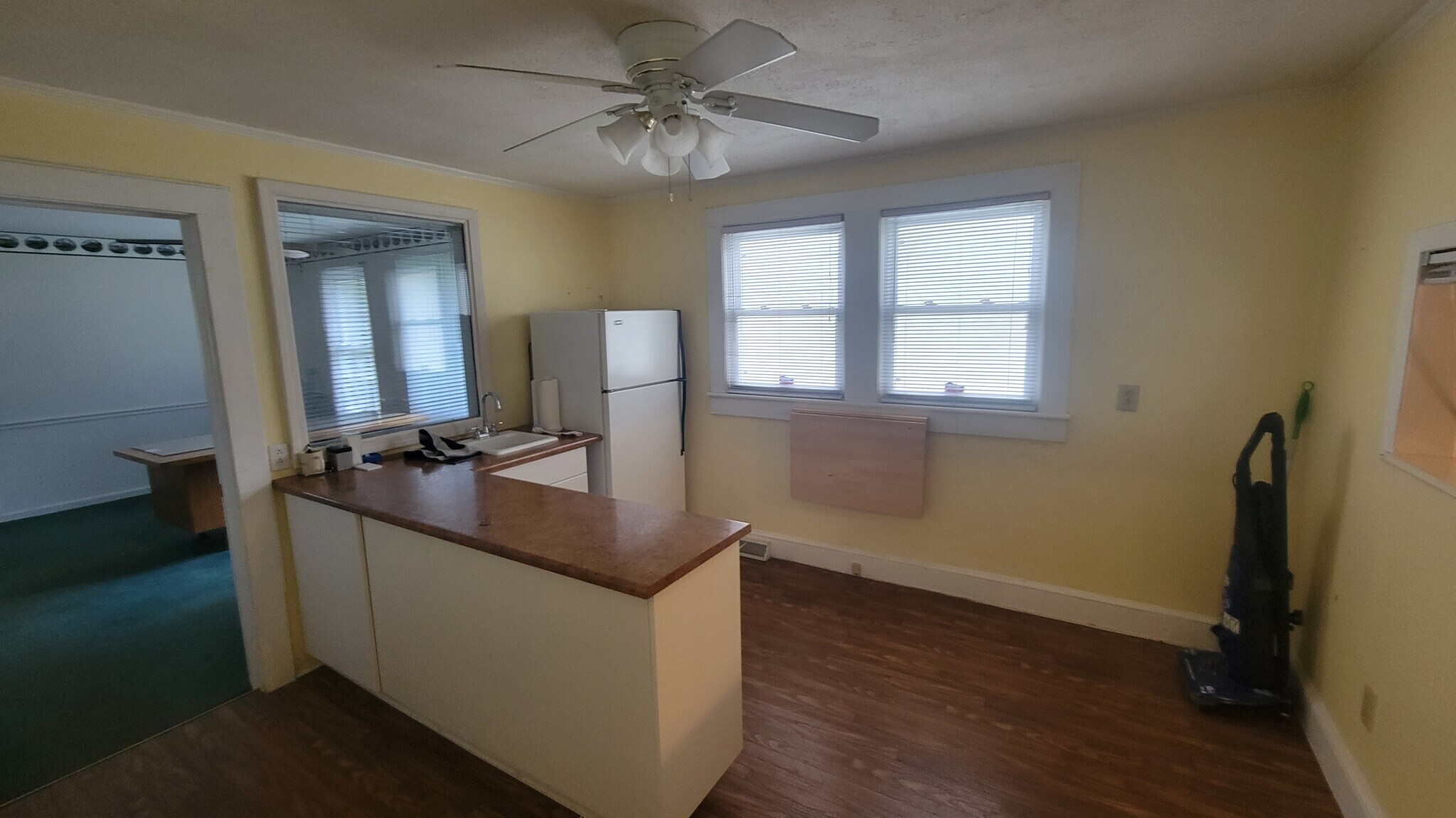 300 W Main St, Taylors, SC 29687 Office for Sale