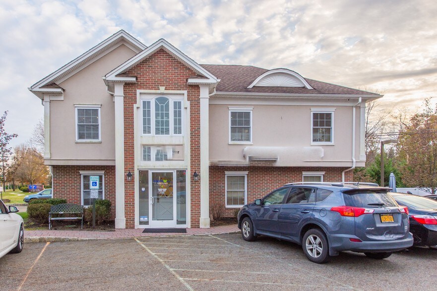 193 Changebridge Rd, Montville, NJ 07045