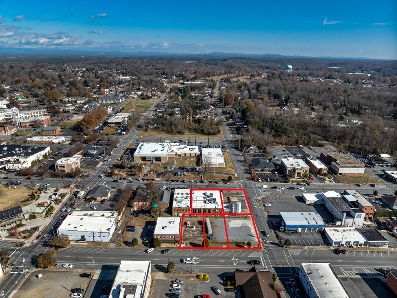 212 S Green St, Morganton, NC for sale - Building Photo - Image 3 of 45