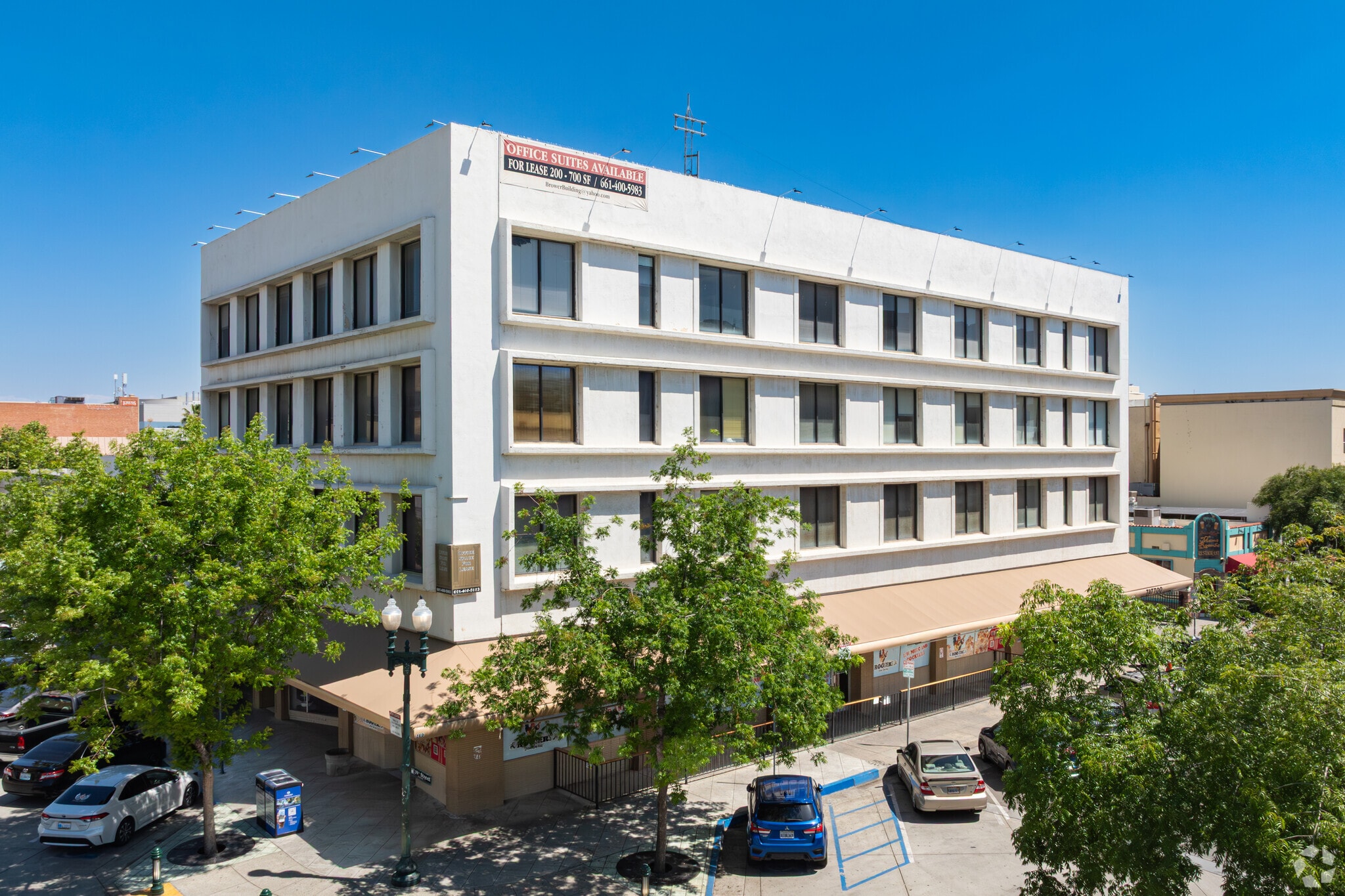 1527 19th St, Bakersfield, CA for lease Building Photo- Image 1 of 24