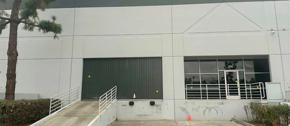 14287-14291 Don Julian Rd, City Of Industry, CA for lease - Building Photo - Image 2 of 2