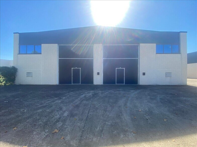 Industrial in Hormilla for sale - Building Photo - Image 2 of 12