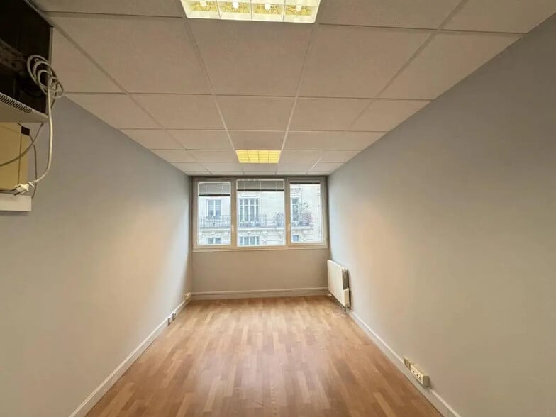 Office in Neuilly-sur-Seine for lease - Interior Photo - Image 3 of 12