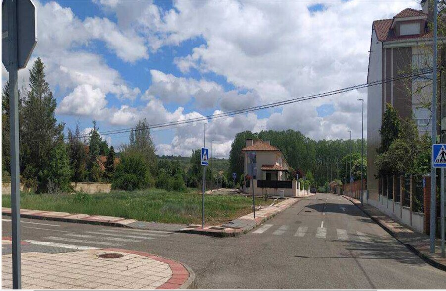 Land in Sariegos for sale - Building Photo - Image 1 of 14