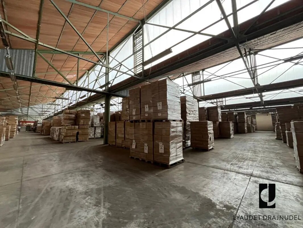 Flex in Roanne for lease Building Photo- Image 1 of 10