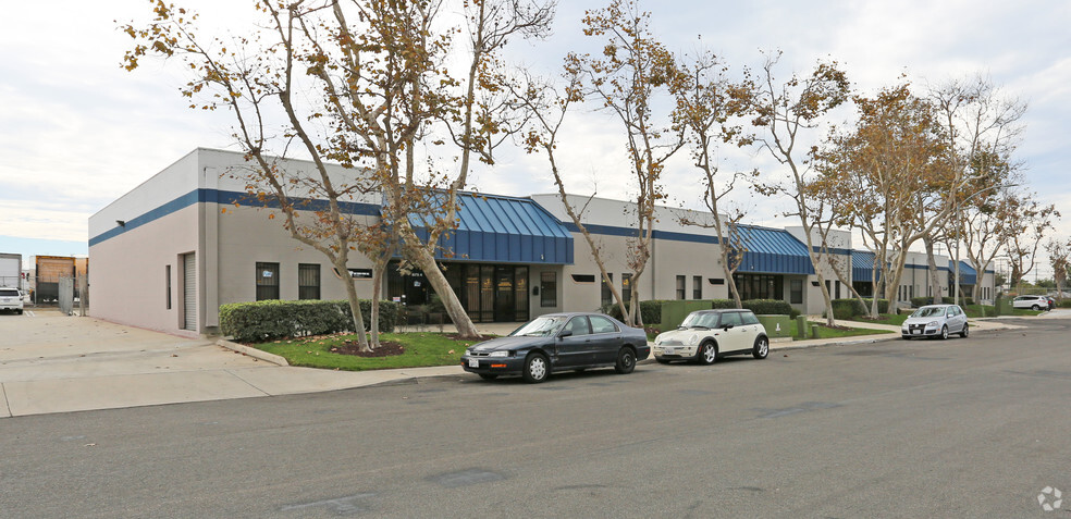 675-693 Marsat Ct, Chula Vista, CA for lease - Building Photo - Image 1 of 26