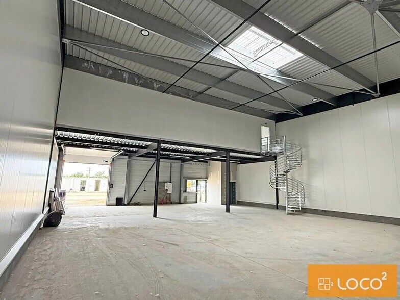 Flex in Bruguières for lease - Interior Photo - Image 3 of 6