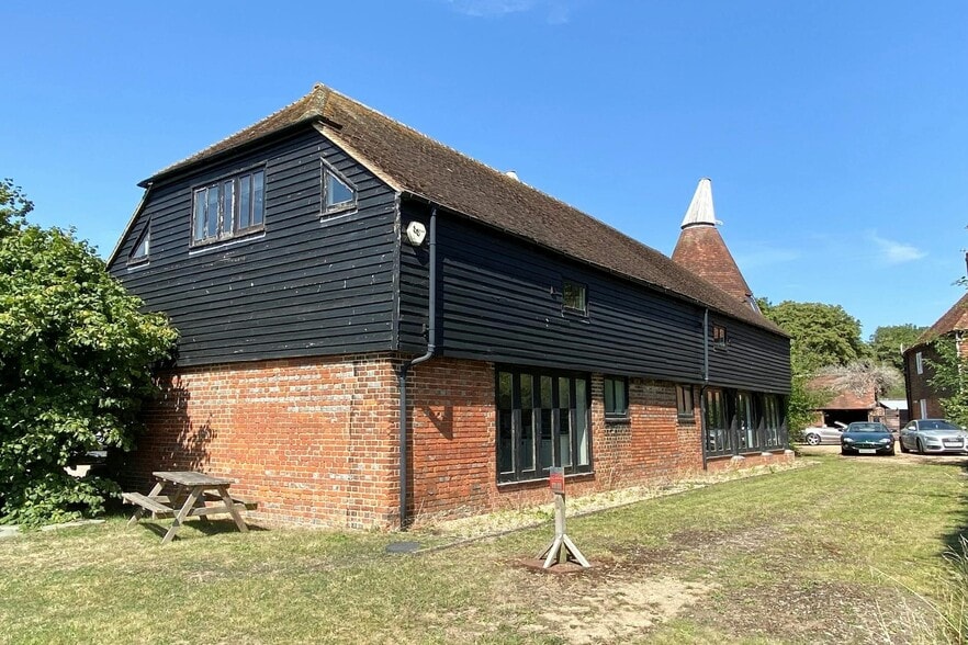 Squerryes Oast, Beggars Ln, Westerham for lease - Building Photo - Image 2 of 3