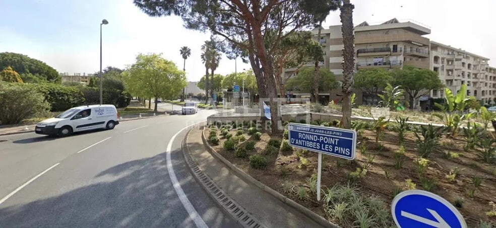 Industrial in Antibes for lease - Building Photo - Image 3 of 8