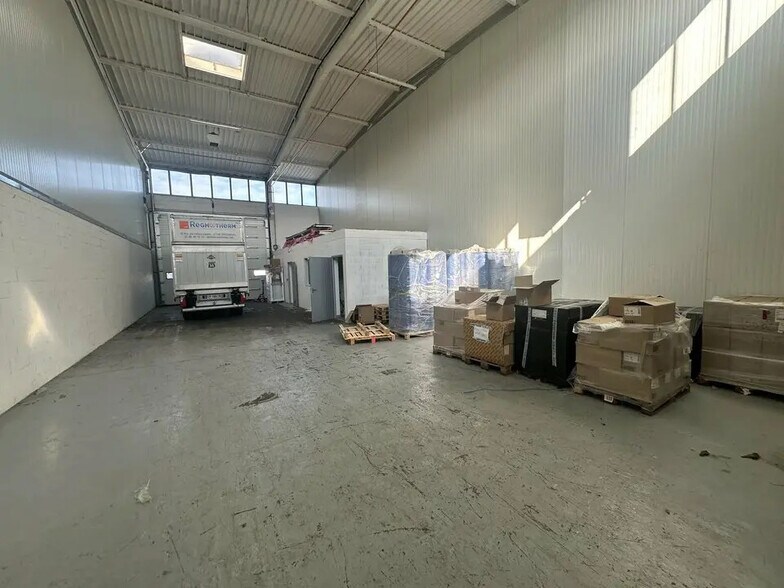 Flex in Strasbourg for lease - Interior Photo - Image 2 of 8