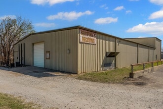 117 W Rock Island Ave, Boyd, TX for lease Interior Photo- Image 2 of 20