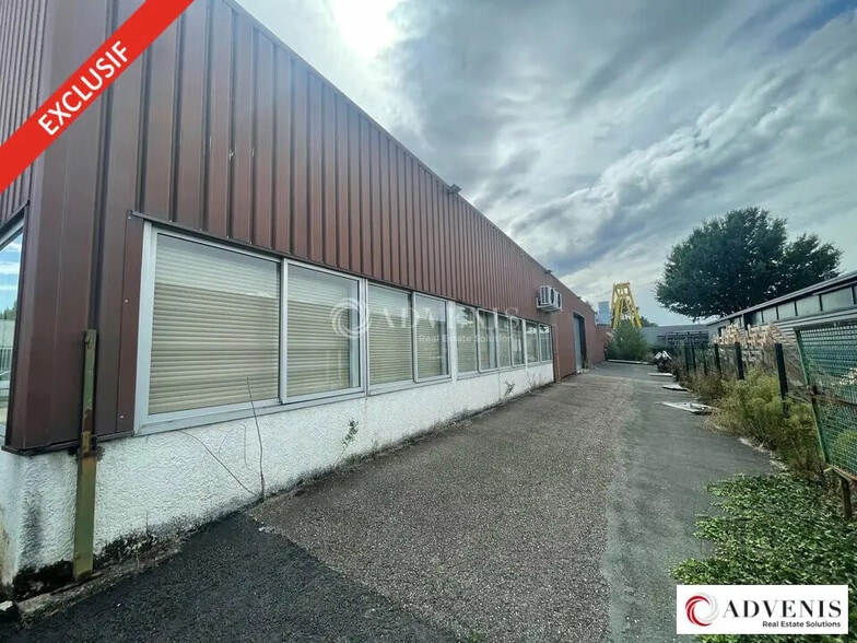 Flex in Pessac for lease - Building Photo - Image 3 of 11
