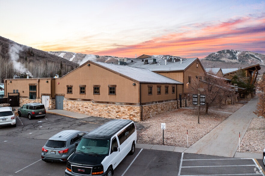 2080 Gold Dust Ln, Park City, UT for sale - Building Photo - Image 2 of 21