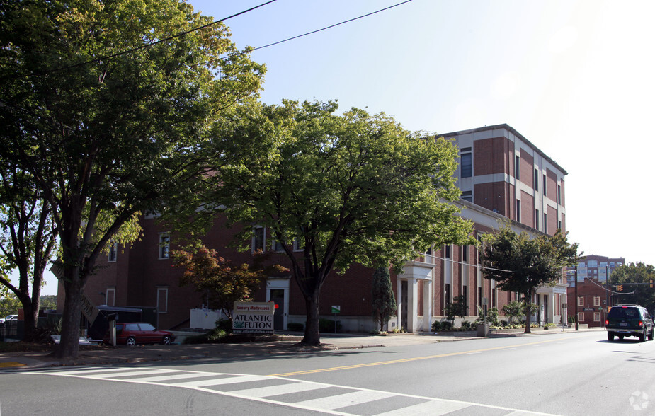 401-419 W Main St, Charlottesville, VA for sale - Building Photo - Image 2 of 2