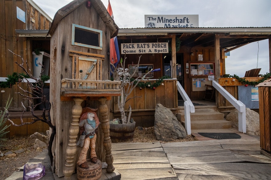 4940 Tennessee Ave, Chloride, AZ for sale - Primary Photo - Image 1 of 45