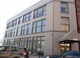 614 N 11th St, Saint Louis MO - Pub