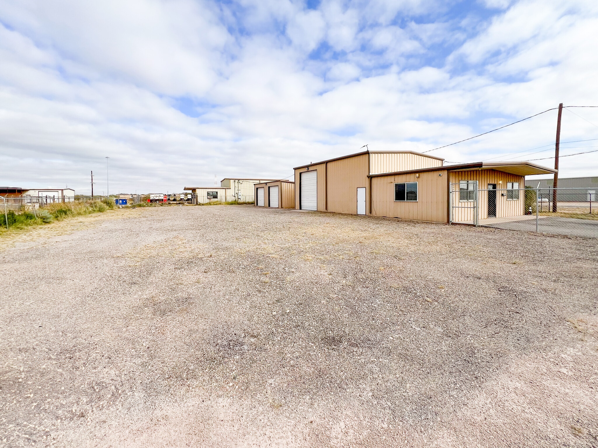 1304A Dayton Rd, Midland, TX for lease Building Photo- Image 1 of 46