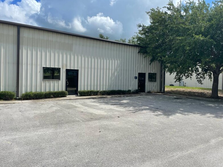 110 Commercial Pl, Sebring, FL for lease - Building Photo - Image 2 of 7