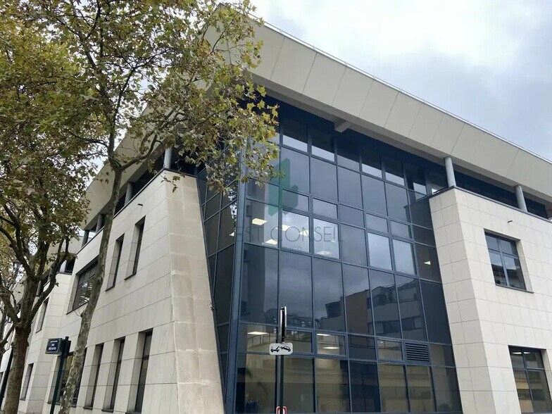Office in La Garenne-Colombes for sale - Building Photo - Image 1 of 7