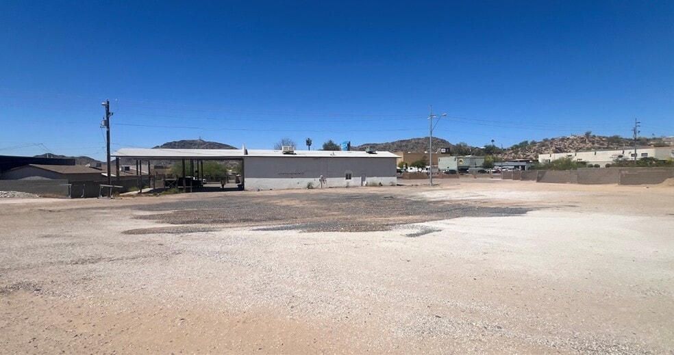 11039 N Cave Creek Rd, Phoenix, AZ for lease - Building Photo - Image 3 of 6