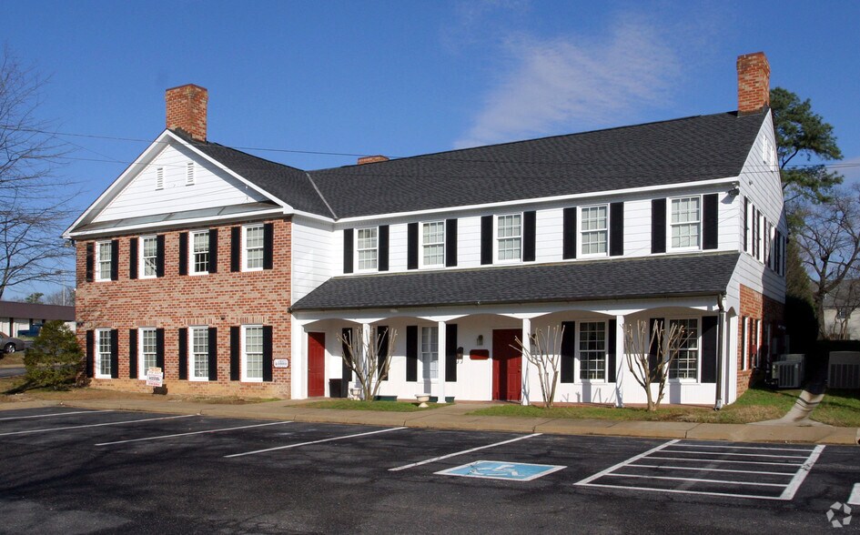 10136 Hull Street Rd, Midlothian, VA 23112