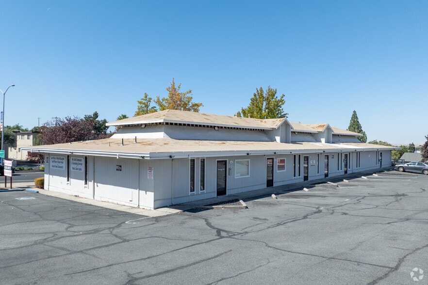 3105-3107 Lone Tree Way, Antioch, CA for lease - Building Photo - Image 2 of 3
