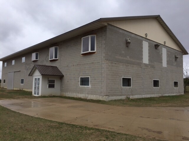 S1381 Coon Bluff Rd, Wisconsin Dells, WI for sale - Building Photo - Image 1 of 1