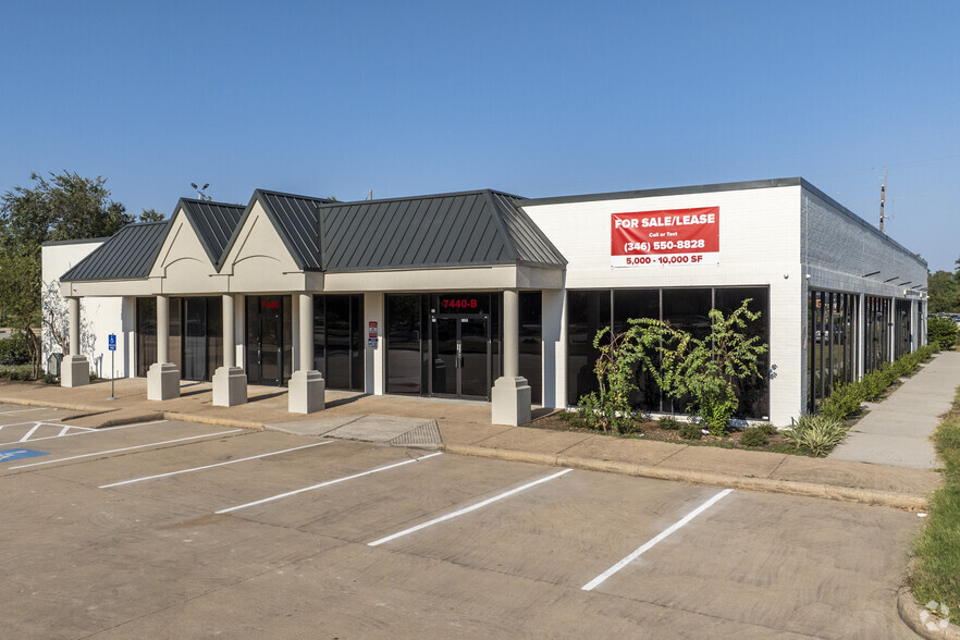 7440 Cypress Creek Pky, Houston, TX for lease - Building Photo - Image 1 of 5