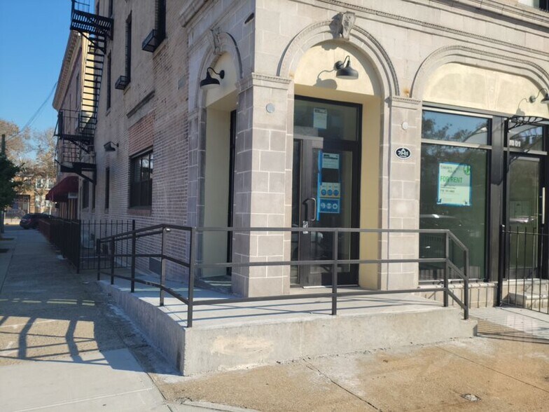 7001 Fresh Pond Rd, Flushing, NY for sale - Building Photo - Image 1 of 1