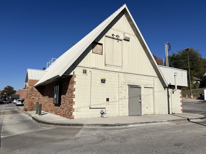 1209 S 119th St, Omaha, NE for lease - Building Photo - Image 2 of 3