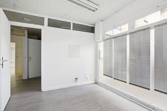 71 Avenue Du Docteur Arnold Netter, Paris for lease Interior Photo- Image 2 of 12
