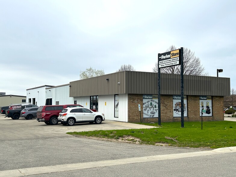 6909 Seybold Rd, Madison, WI for lease - Building Photo - Image 1 of 8