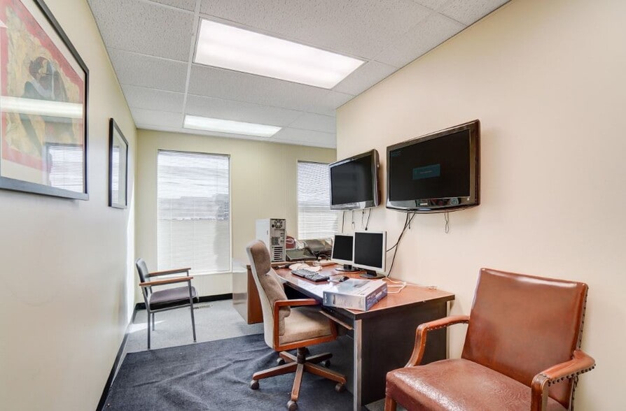 5125 N Dixie Dr, Dayton, OH for lease - Building Photo - Image 3 of 21