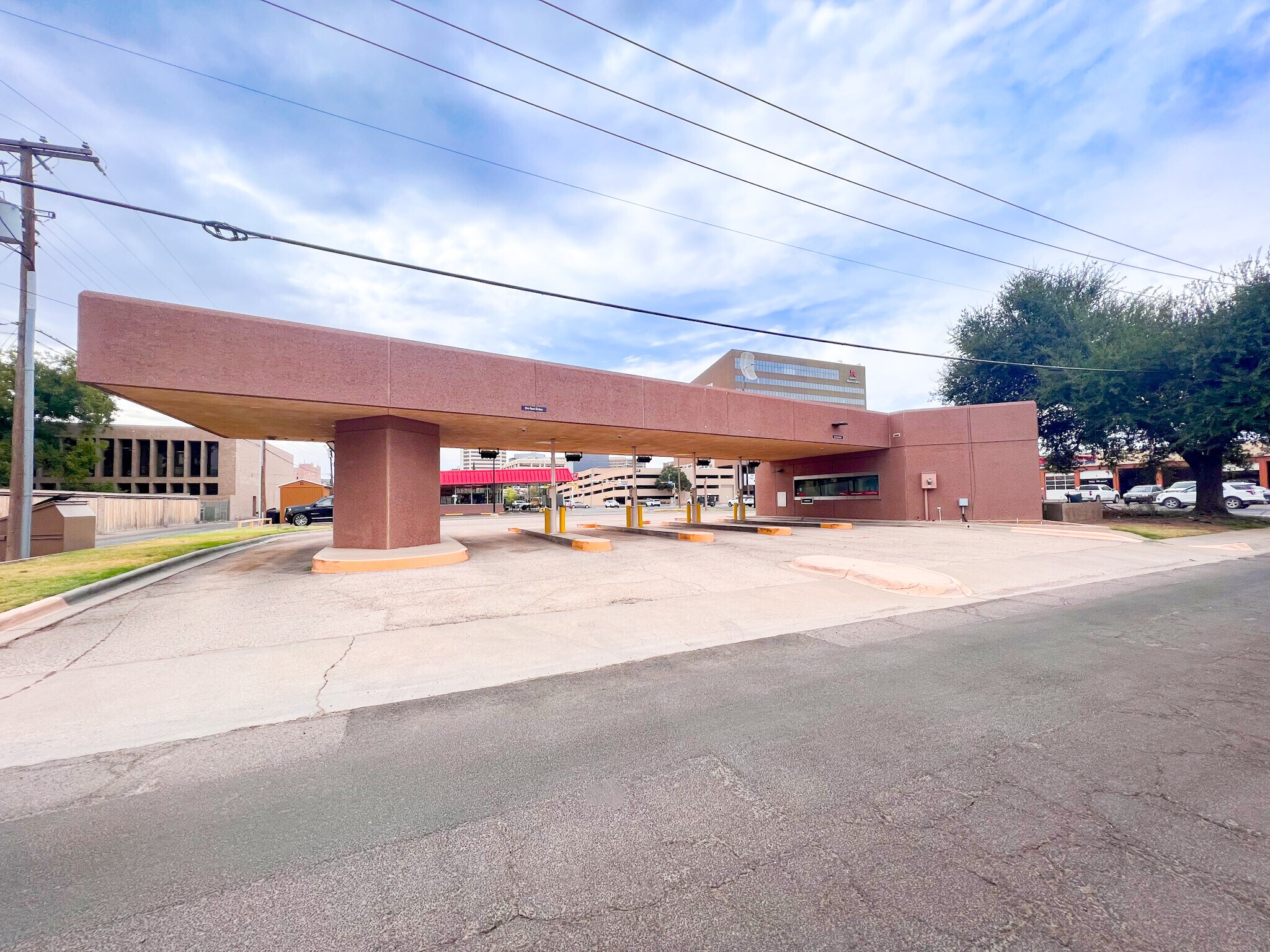710 N Big Spring St, Midland, TX for sale Primary Photo- Image 1 of 1